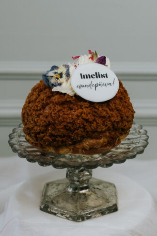 EMALE - Profitrool kohupiimakreemi ja aprikoosiga